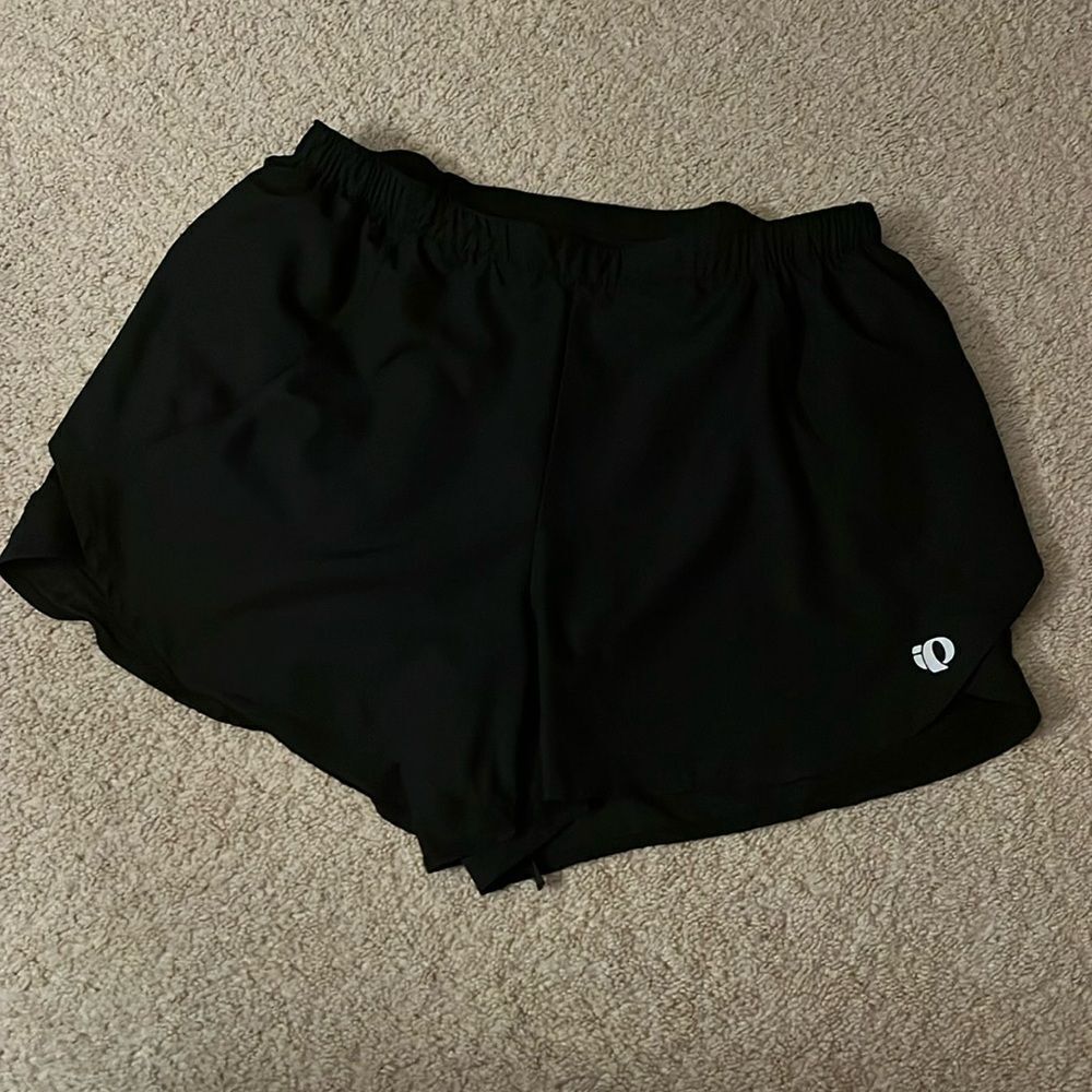 PEARL IZUMI ELITE  WOMEN’S SIZE MEDIUM ATHLETIC SHORTS